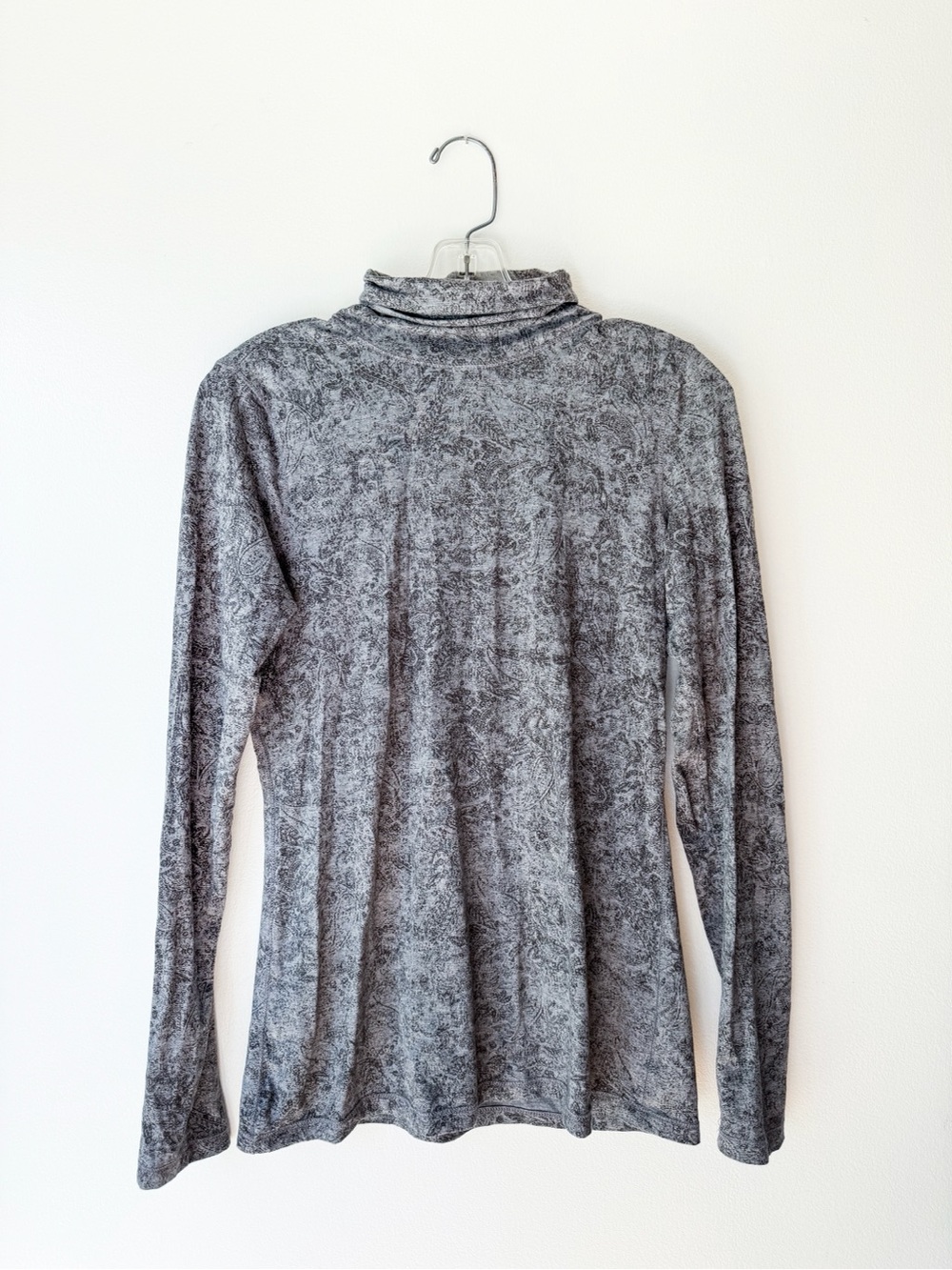 Ruff Hewn Gray Lightweight Turtleneck Sweater with Paisley Design - Medium